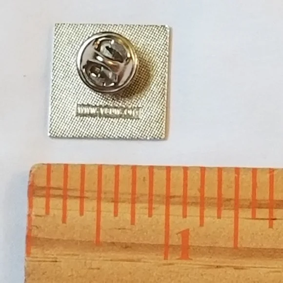 United Way Valley Of The Sun Arizona Lapel Pin - Picture 3 of 3